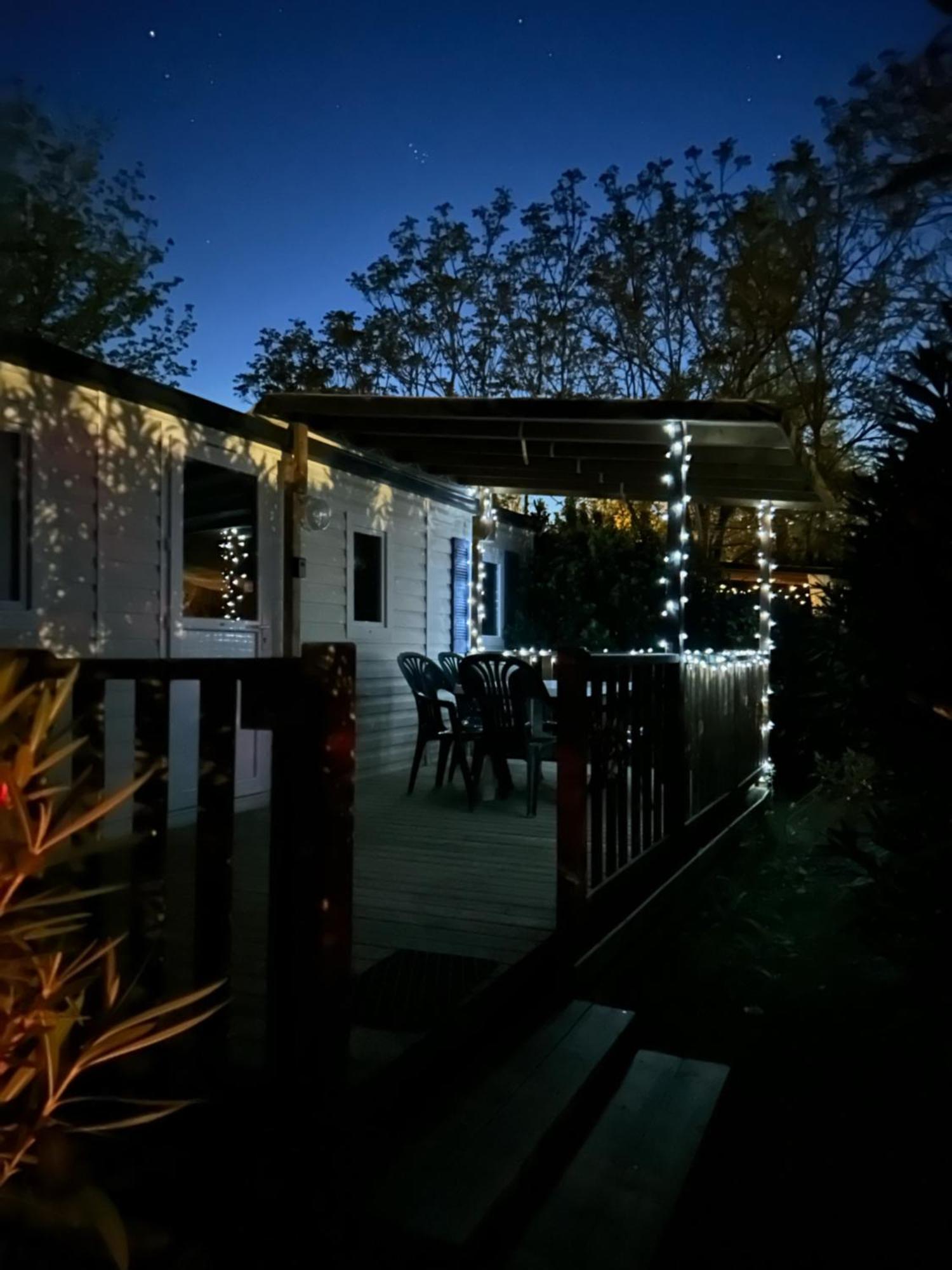 Mobil-Home Au Pied Du Luberon Ла-Рок-д'Антерон Экстерьер фото